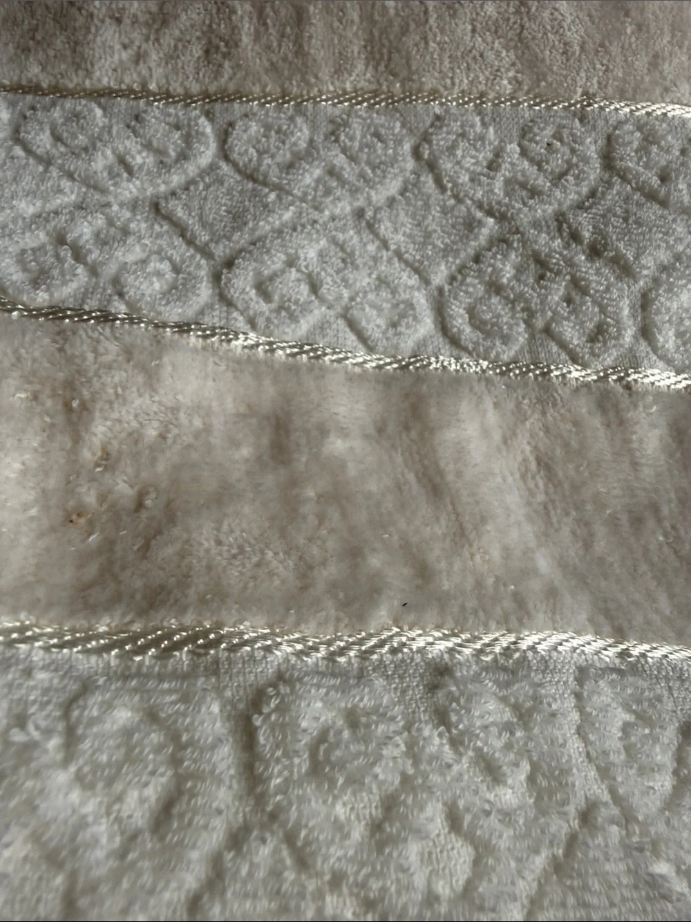 (2) FrenchTex pearl jacquard Bath Towels